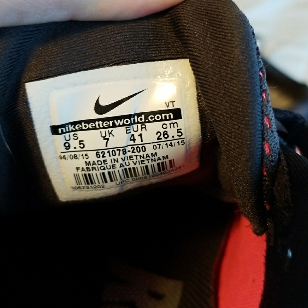 Shoes - Picture 3 of 4